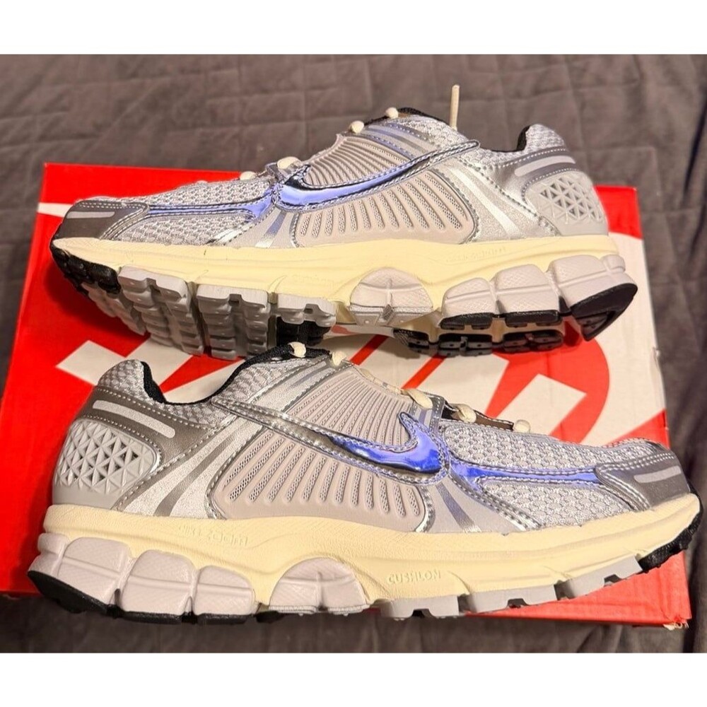 NIKE ZOOM VOMERO 5 GREY FOG CHROME